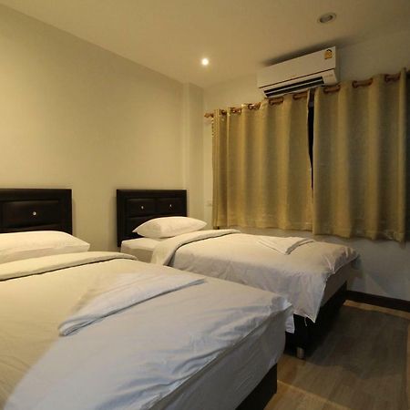 Chaiwat Guesthouse Bangkok Exteriör bild