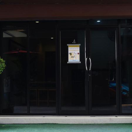 Chaiwat Guesthouse Bangkok Exteriör bild