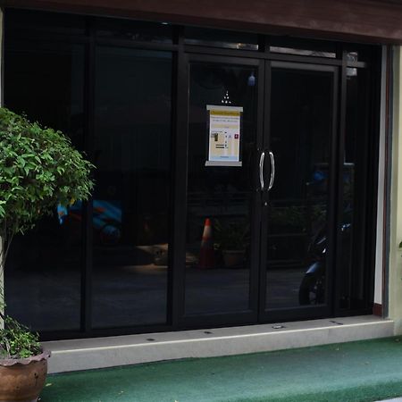 Chaiwat Guesthouse Bangkok Exteriör bild