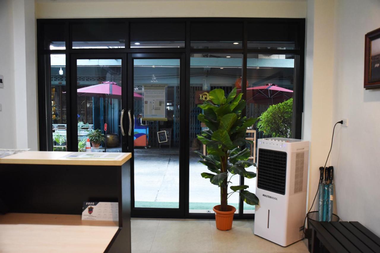 Chaiwat Guesthouse Bangkok Exteriör bild